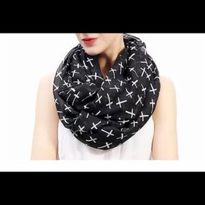 Cross print long scarf